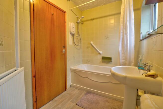 Bathroom 1.1