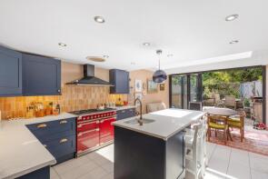 8, Dunstans Grove, London SE22 0HJ