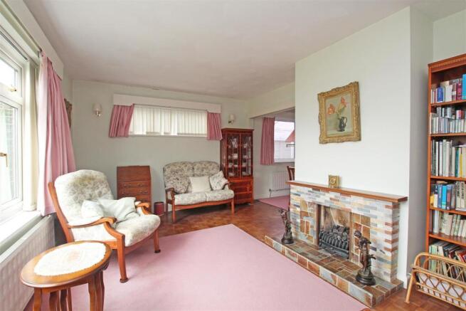 49BR - Lounge 2.jpg