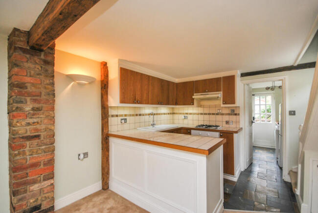 Kitchen 2.jpg