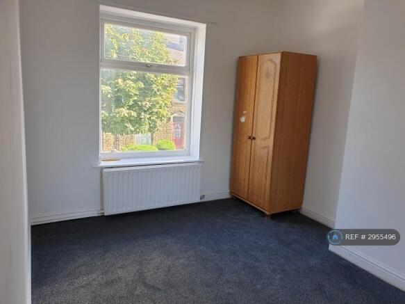 2 bed Terraced to rent Image 4