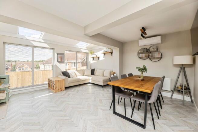4 bed Detached for sale Image 5