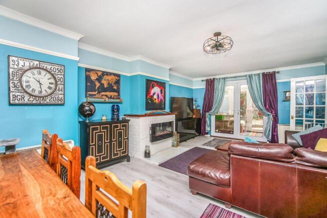 Lounge/Dining Room