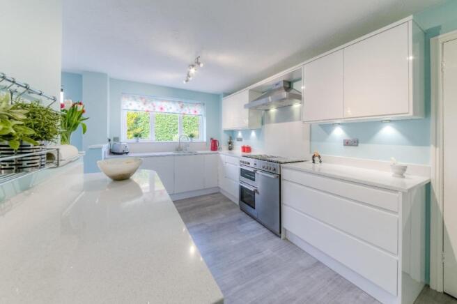 Kitchen (2).jpg