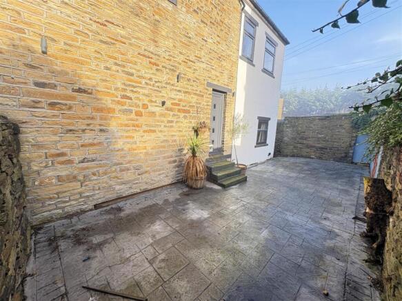 4 bed Detached for sale Image 4