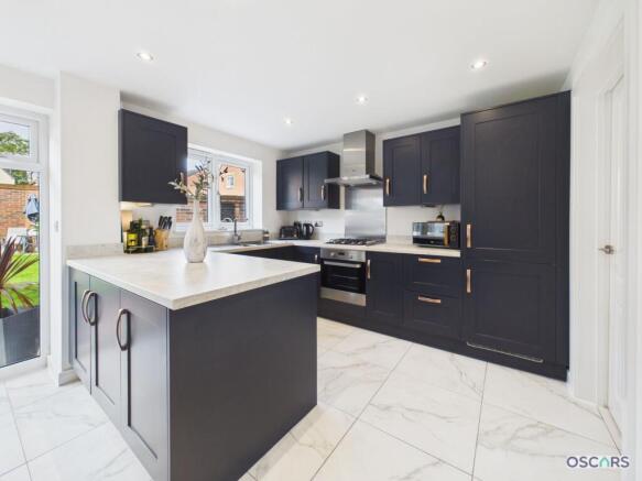 4 bed Detached for sale Image 10