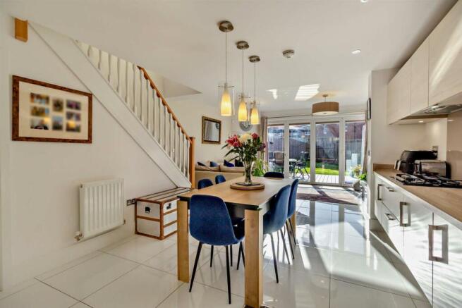 8594308-interior02-800.jpg
