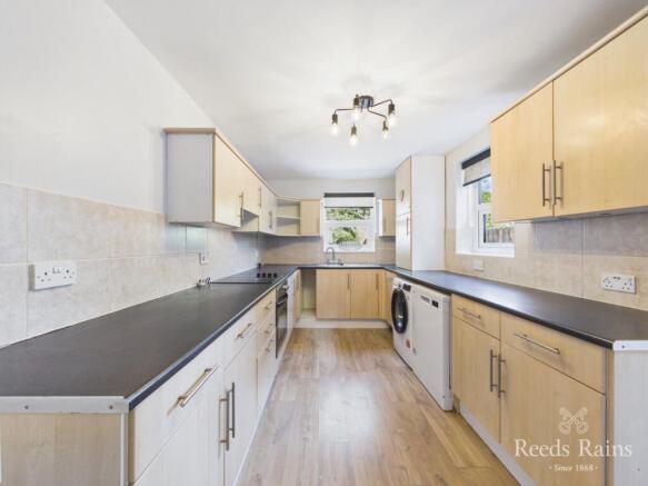 3 bed Terraced to rent Image 9