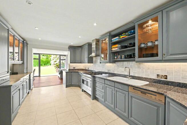 69 Kings Road, Berkhamsted, Hertfordshire, HP4 photo 4