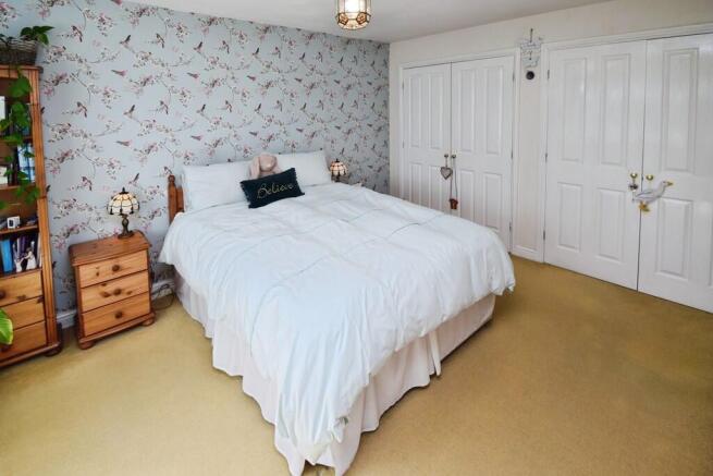 3 bed Semi-Detached for sale Image 9