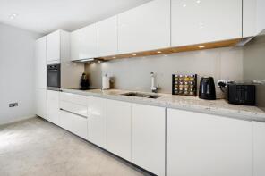 Flat 9, 25, Lowndes Square, London SW1X 9HE
