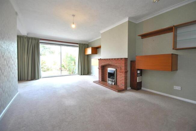 Lounge/Dining Room
