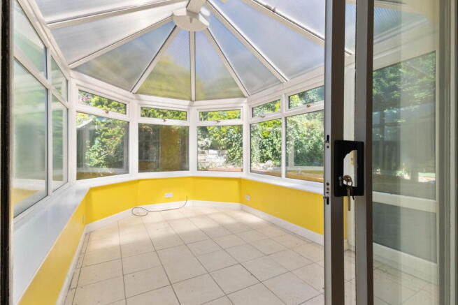 4 bed Semi-Detached for sale Image 12