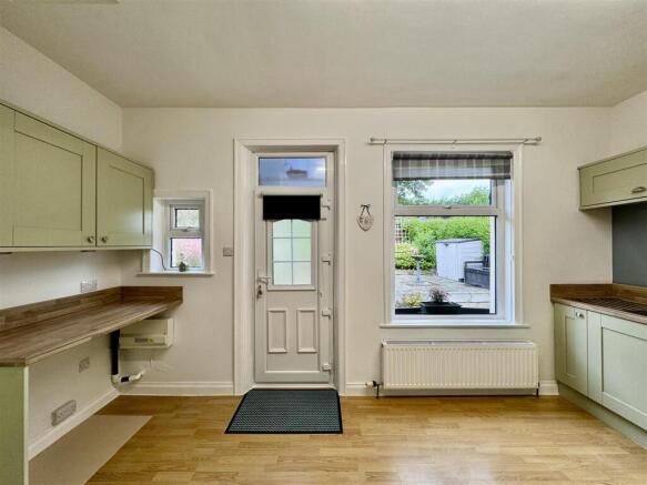 3 bed Semi-Detached Bungalow for sale Image 7
