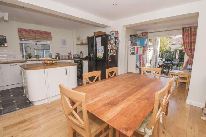 Kitchen / Dini...