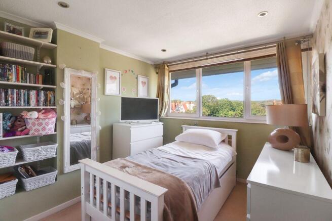 Bedroom 2 (Double)