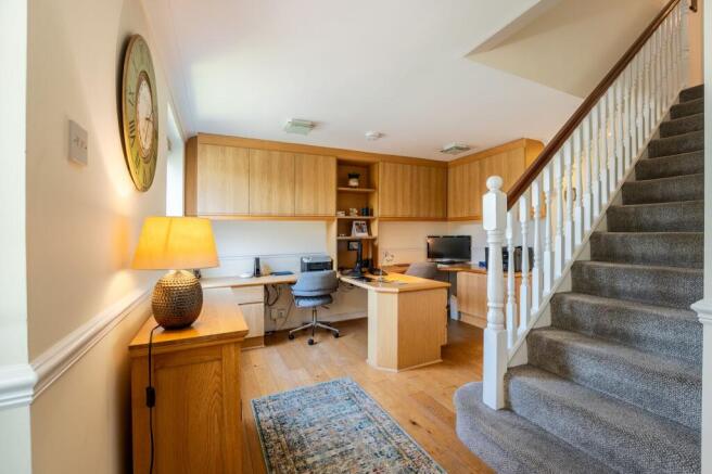 5 bed Detached for sale Image 7