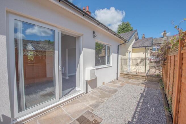 1 bed Bungalow to rent Image 9