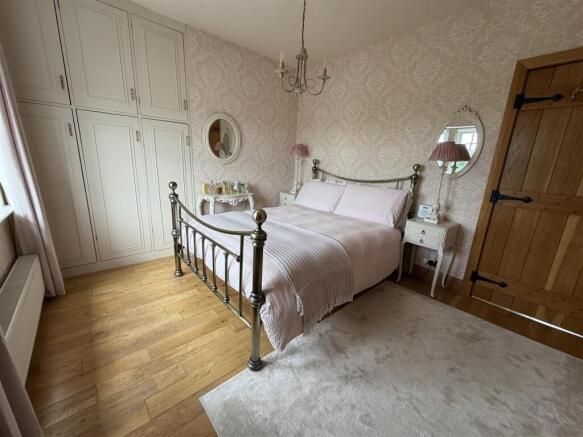 2 bed Cottage for sale Image 10