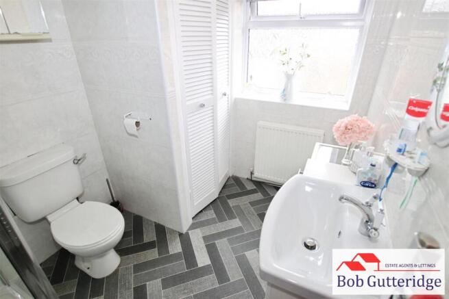 FIRST FLOOR SHOWER ROOM