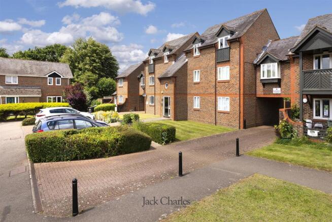 127 Douglas Rd, TN9 2UE 003.jpg