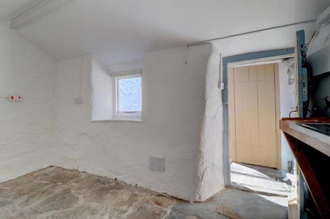 Rear kitchen space.jpg