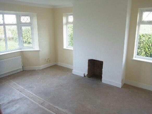 FRONT LOUNGE