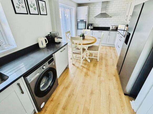 3 bed Terraced for sale Image 6