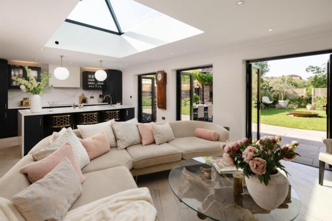 Kitchen/Breakfast/Living Room