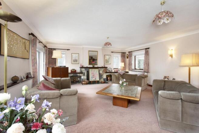Upstair Sitting Rm