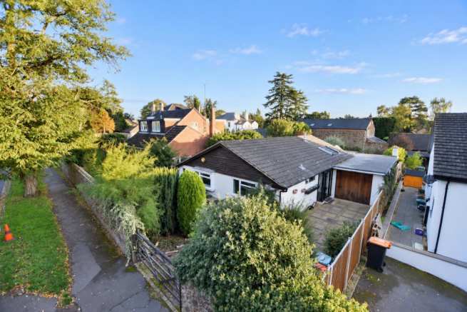 3-bed detached on Heath Park Road, Leighton Buzzard, £625,000