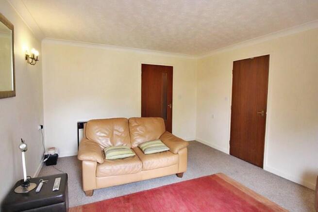 Living room (r...