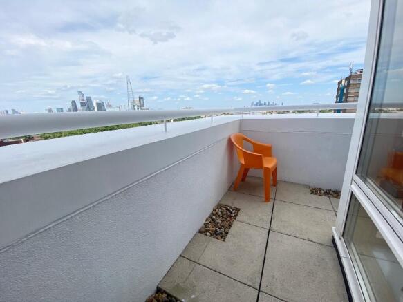 Newington Causeway, Elephant & Castle, SE1 photo 5