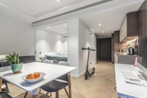 204, 8 Pearce House, Circus Road West, London SW11 8ES