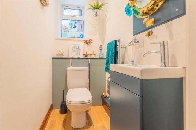 4 bed Detached for sale Image 7