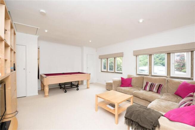 Family Room/Bed 5