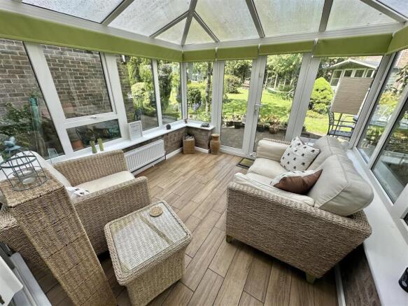 4 bed Detached for sale Image 12