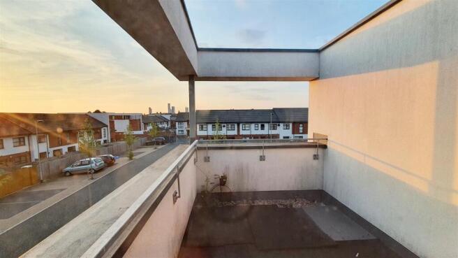 65bmwbalcony.jpg