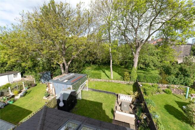 4 bed Semi-Detached for sale Image 9