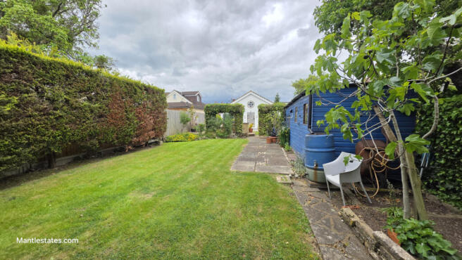 3 bed bungalow for sale Crescent Road, East Barne