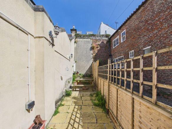 3 bed Terraced for sale Image 11
