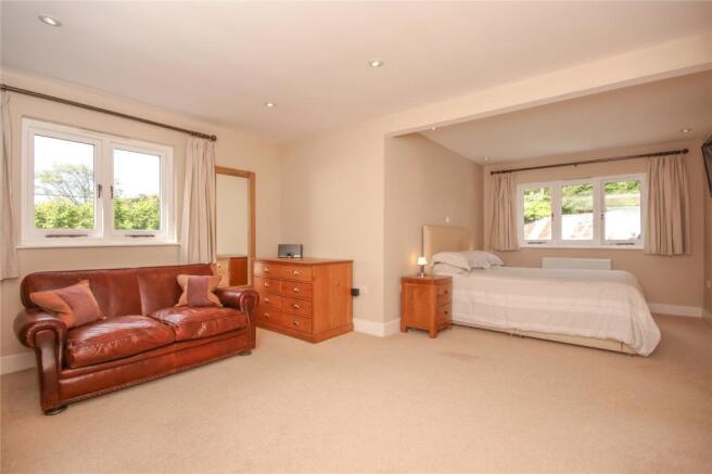 Master Bed 1