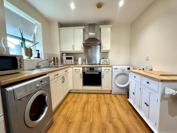 2 bed Apartment for sale Image 7