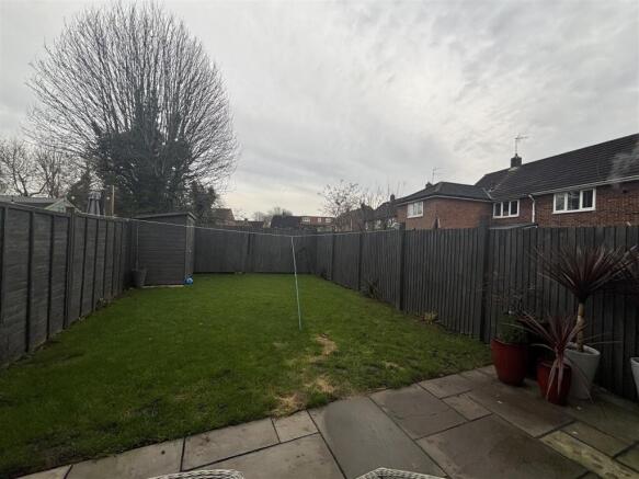 3 bed Terraced to rent Image 8