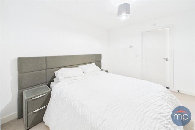 3 bed Semi-Detached for sale Image 11