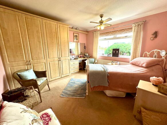 2 bed Detached Bungalow for sale Image 8