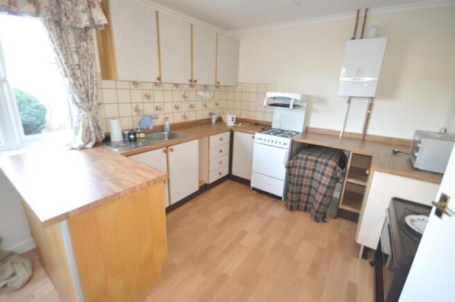 KITCHEN/DINING ROOM