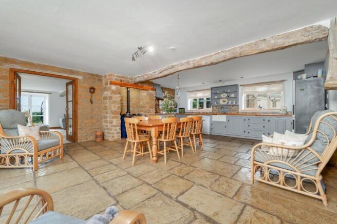 Dining/Kitchen