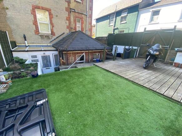 Deck & garden area
