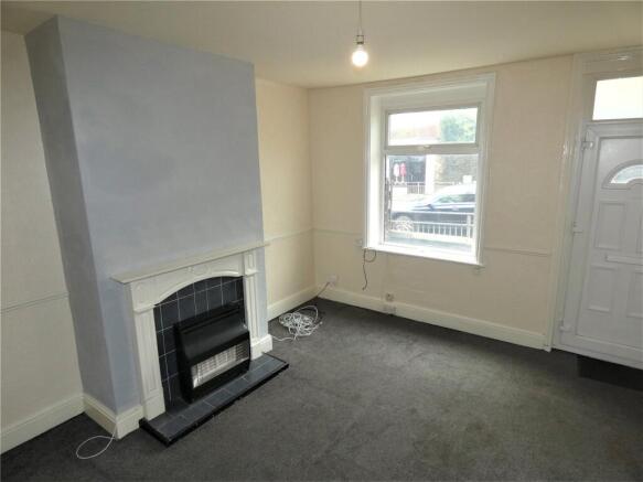 2 bed Terraced to rent Image 5